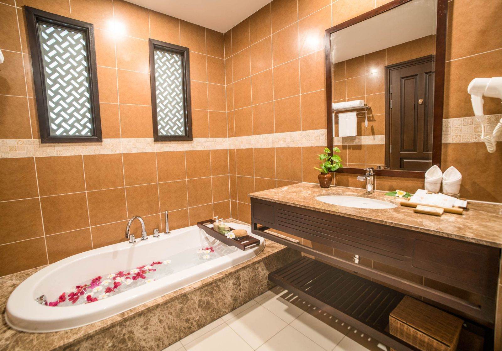 TRƯỜNG TỒN